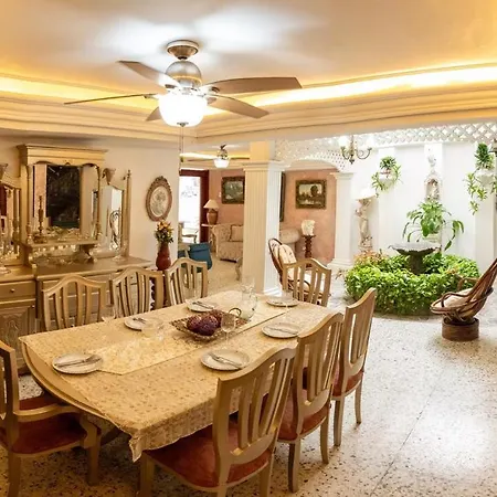 Сasa de vacaciones Exclusive House In Castillo Grande Near The Sea